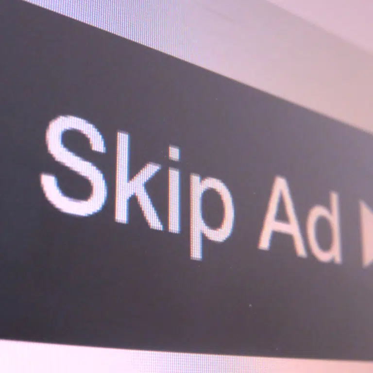Unskippable Ads : Guide Stratégique Meta Ad Breaks